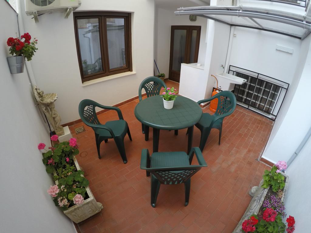 Apartamento Castillo กรานาดา ภายนอก รูปภาพ