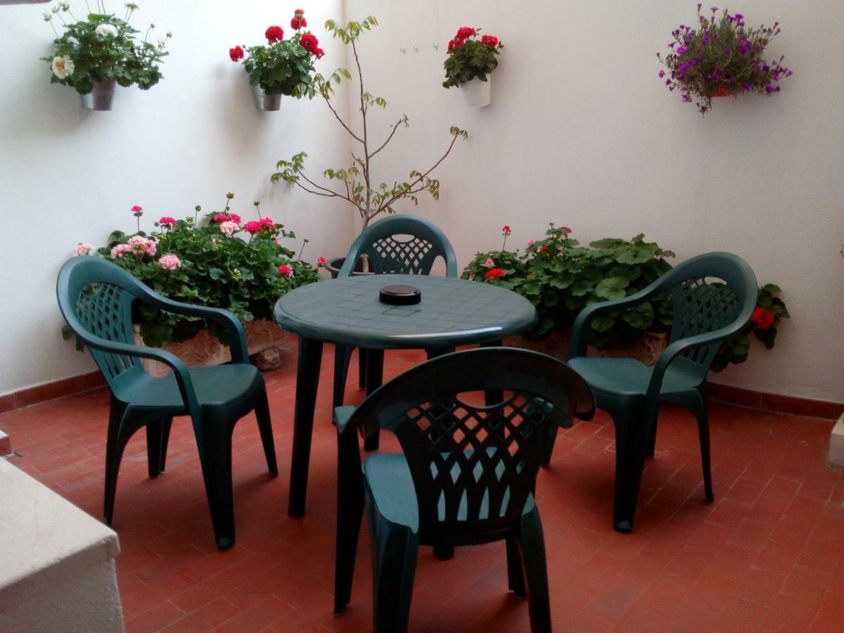 Apartamento Castillo กรานาดา ภายนอก รูปภาพ